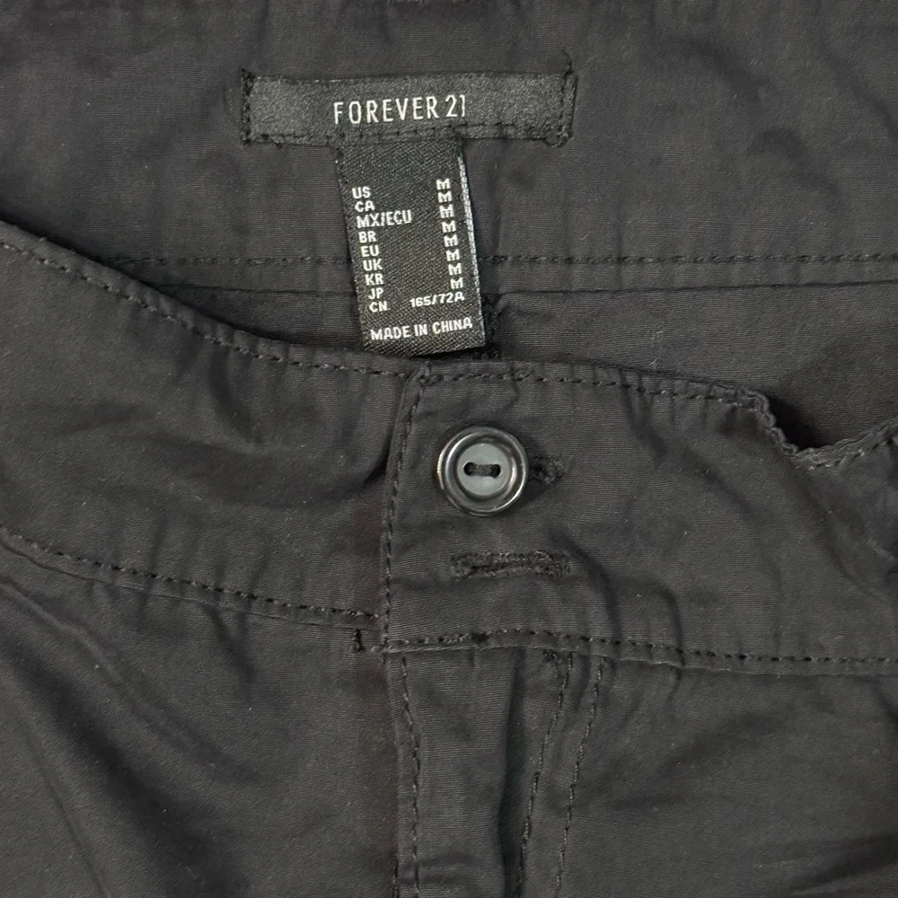 Forever 21 Black Mini Skirt with Sleek Design - Picture 2 of 3
